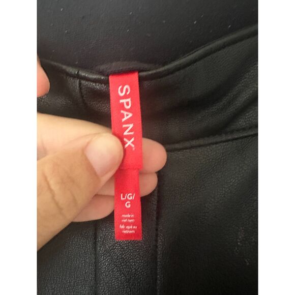 Spanx Leather Like Flare in Black Faux Pull On Pants Large - Picture 6 of 7